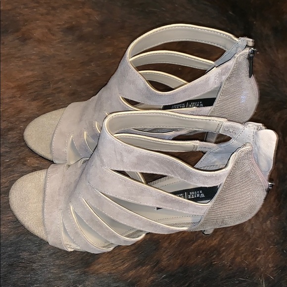 White House Black Market Shoes - White house black market heels!